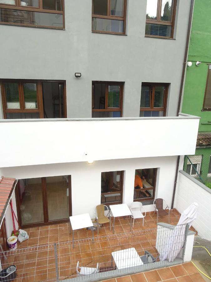 Albergue Roma 波拉·德莱纳 外观 照片